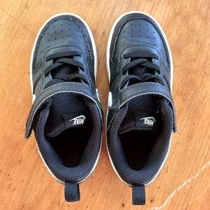 Nike All Day Play sneakers